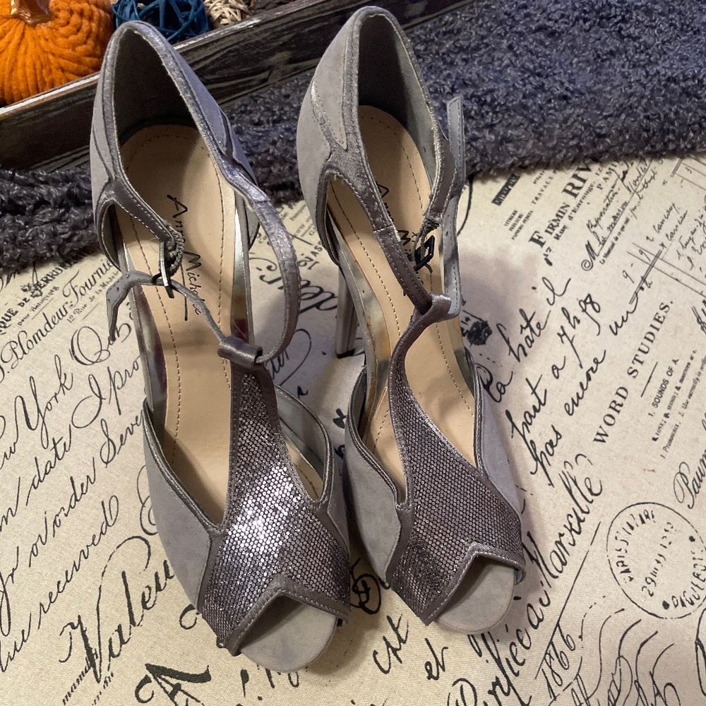 Anne Michelle Heels